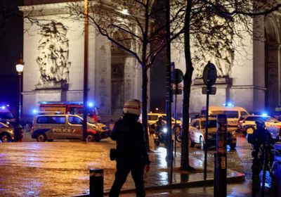 فرنسا.. هجوم بسكين على عناصر الدرك في ساحة الإليزيه
