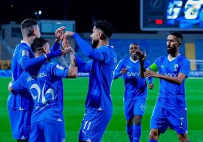 الهلال يتخطى الاتفاق ويبتعد في صدارة الدوري السعودي