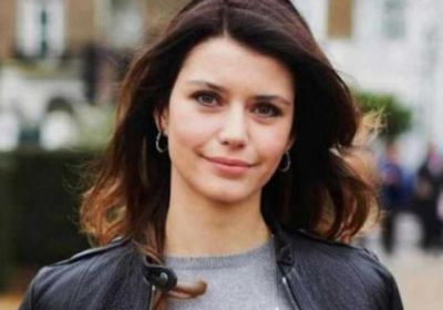 النجمة التركية بيرن سات تطلق "capitalizoo"