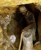 11 قتيلاً في انهيار منجم ذهب شرقي غينيا