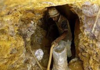 11 قتيلاً في انهيار منجم ذهب شرقي غينيا