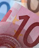 "كوخر" يدعو لتعزيز حضور اليورو كبديل استراتيجي للدولار