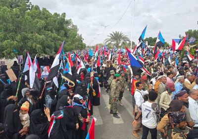 مليونية "الثبات" تجدد التفويض الشعبي للرئيس الزُبيدي