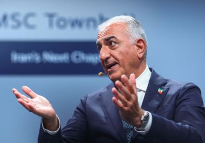 نجل شاه إيران يطالب ترامب بالتدخل العسكري في طهران