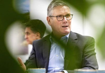 رئيس الوزراء البريطاني يعلن إرسال "الأسطول الملكي" إلى القطب الشمالي