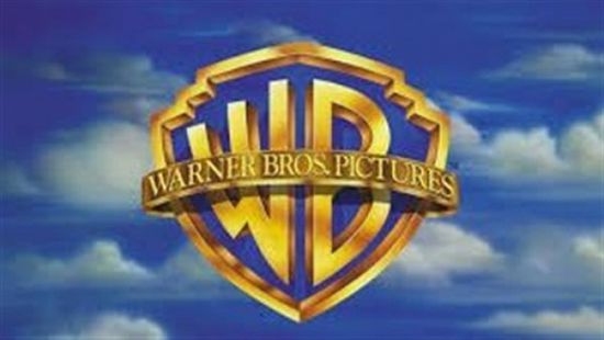 "باراماونت" تغري مساهمي "وارنر براذرز" بـ "رسوم تأخير"