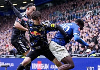 ليدز يفوز بركلات الترجيح على برمنجهام ليتقدم في كأس الاتحاد الإنجليزي