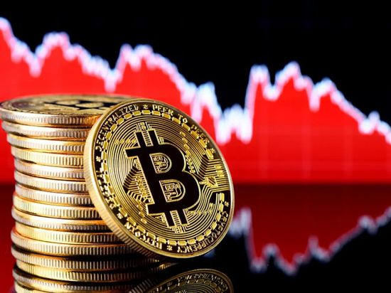 "سايلور" يتعهد بمواصلة شراء البيتكوين ويؤكد: سنعيد تمويل ديوننا