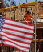 تكاليف العمالة في أمريكا تسجل أدنى وتيرة نمو منذ 4 سنوات