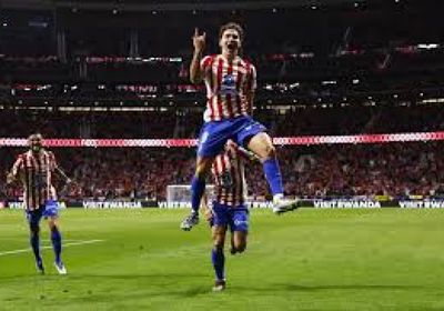 رايو يسحق بدلاء أتليتيكو بثلاثية في الدوري الإسباني وسط احتجاجات