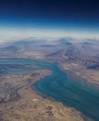 إيران تجري مناورة عسكرية في مضيق هرمز