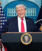 مسؤول إيراني يهدد بإغراق ترامب في البحر