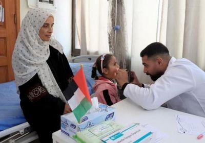 مركز الإمارات الطبي يواصل تقديم خدماته الصحية في مواصي خان يونس بقطاع غزة