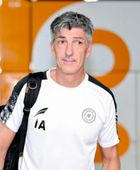 الشباب السعودي ينفصل بالتراضي عن المدرب ألجواسيل