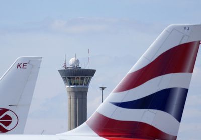 الثلوج تلغي 30% من رحلات مطاري شارل ديغول وأورلي