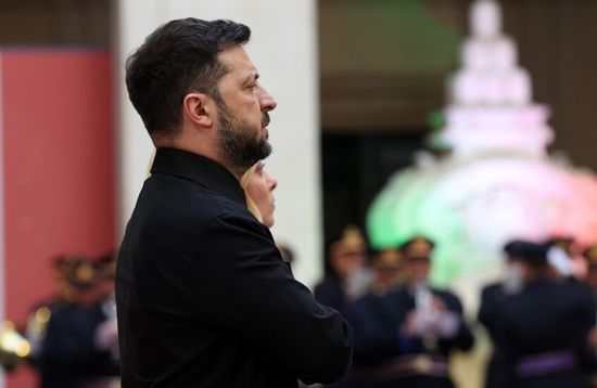 زيلينسكي: مستعد لتقديم تنازلات حقيقية بالتفاوض مع روسيا