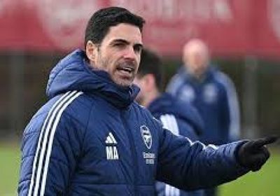 أرتيتا يدعو أرسنال إلى العيش في الحاضر قبل رحلته الحاسمة إلى توتنهام