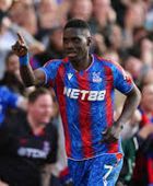 تغريم كريستال بالاس بسبب لافتة استفزازية رفعها مشجعون