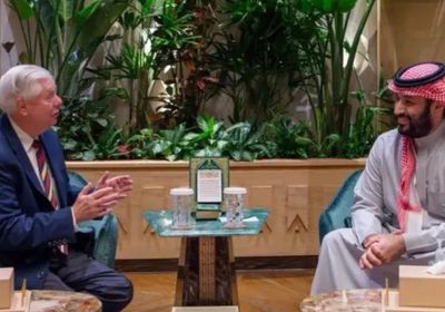 ولي العهد السعودي يلتقي السيناتور الأمريكي ليندسي غراهام في الرياض