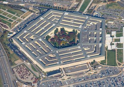 واشنطن تحمي قواعدها تحسبًا لأي ضربة على إيران