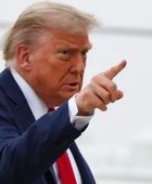 ترامب يتحدى قرار المحكمة العليا ويفرض رسومًا جمركية