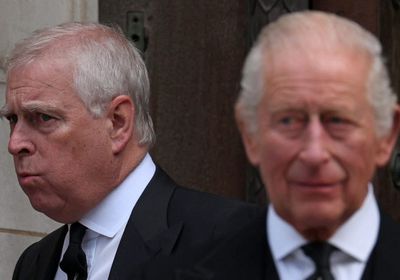 بريطانيا تدرس استبعاد الأمير أندرو من ولاية العرش