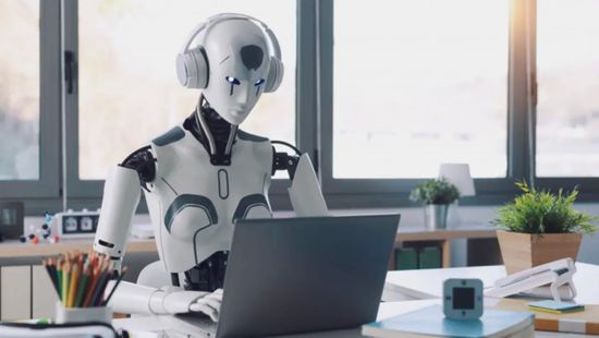 الذكاء الاصطناعي يقترب من الأداء البشري بالوظائف المكتبية