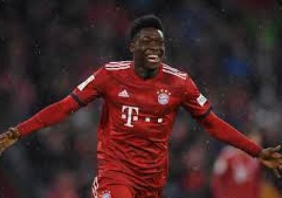 بايرن يؤكد تعرض ديفيز لإصابة عضلية خلال مباراة فرانكفورت