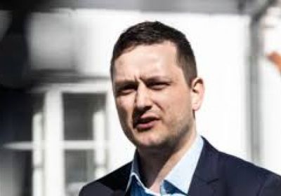 رئيس وزراء جرينلاند يرفض عرض ترامب لإرسال سفينة مستشفى عائم