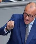 ميرتس في "مهمة توازن" بين بكين وواشنطن بعد فوضى الرسوم