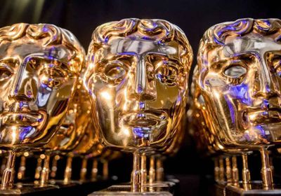 نجوم في سماء السينما يتوافدون على حفل توزيع جوائز بافتا البريطانية