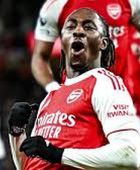 ثنائية إيزي أمام توتنهام تعيد أرسنال إلى المسار الصحيح