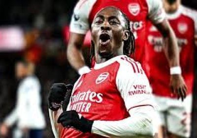 ثنائية إيزي أمام توتنهام تعيد أرسنال إلى المسار الصحيح