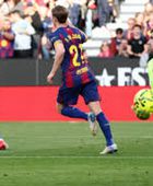 برشلونة يستعيد صدارة الدوري الإسباني بفوزه 3-صفر على ليفانتي