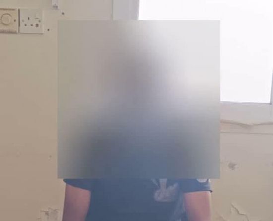 القبض على متهم بسرقة عمارتين في خورمكسر