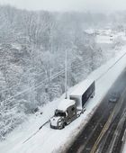 عاصفة ثلجية تعلن حالة الطوارئ في ولايات أمريكية