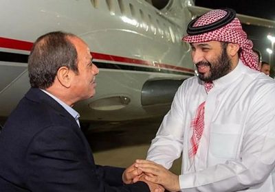الرئيس السيسي يصل مطار الملك عبد العزيز في جدة