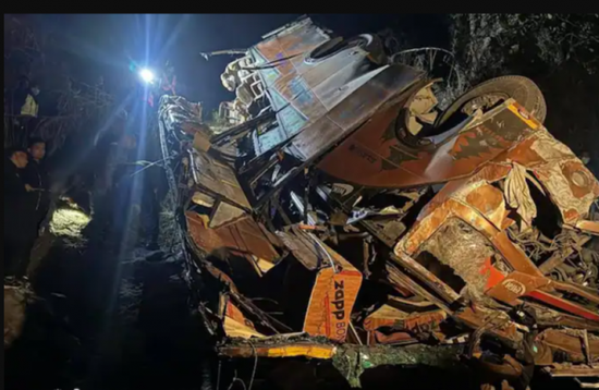 مقتل 19 شخصاً إثر حادث مروري في نيبال