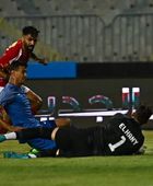 الأهلي يتخطى سموحة بصعوبة ويتصدر الدوري المصري