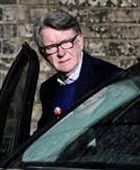 الشرطة البريطانية تطلق سراح السفير السابق بيتر ماندلسون بكفالة بعد توقيفه