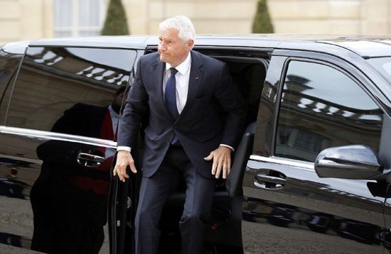 نقل رئيس الوزراء النرويجي السابق إلى المستشفى