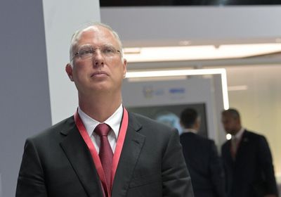 دميترييف يدعو رئيس الوزراء البريطاني إلى الاستقالة