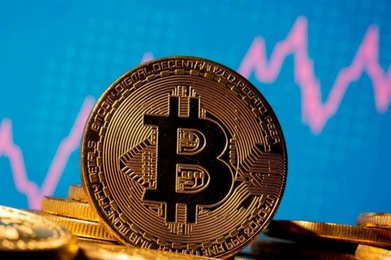 "إنتيسا سان باولو" يرفع رهانه على العملات المشفرة