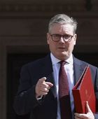 ستارمر يندد.. أول تعليق رسمي على حادث مسجد مانشستر