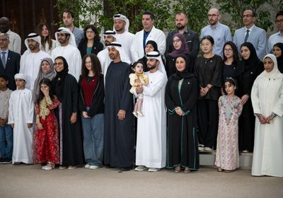 رئيس الإمارات يستقبل وفد مركز أبوظبي للخلايا الجذعية في قصر البطين