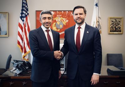 وزير الخارجية الإماراتي يلتقي نائب الرئيس الأمريكي في واشنطن