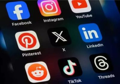 أيرلندا تدرس فرض قيود عمرية على التواصل الاجتماعي