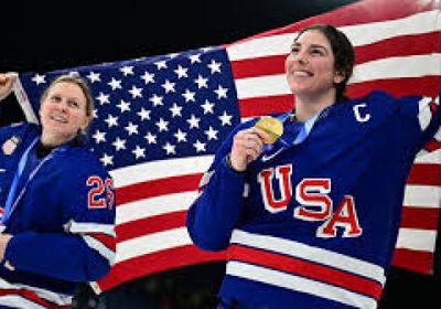 قائدة المنتخب الأميركي لهوكي الجليد ترد على مزحة ترامب غير اللائقة