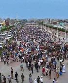 موائد إفطار في ساحة العروض لحشود مليونية الثبات والقرار