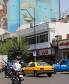 السلطات البريطانية تقرر سحب موظفيها من إيران